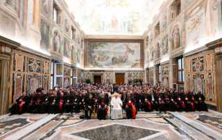 Na slici Papa Franjo i svi učesnici Generalne skupštine Caritasa Internationcialis