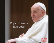Preminuo papa Franjo
