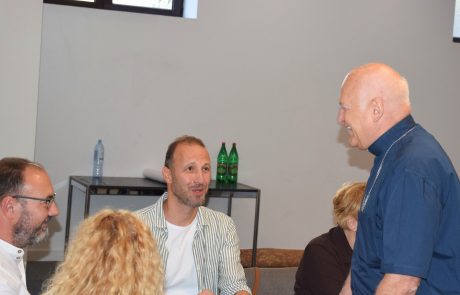 6 Delatnici Caritasa diskutuju sa Kardinalom Nemetom o pomoći ugroženima